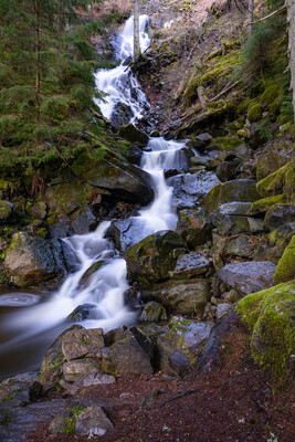 Wasserfall in der Nähe der Wutach, Drei Schluchten Tour - Tristan Ziegler